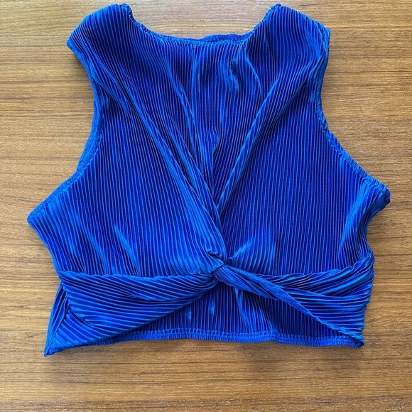 Crop top - Picture 4 of 4